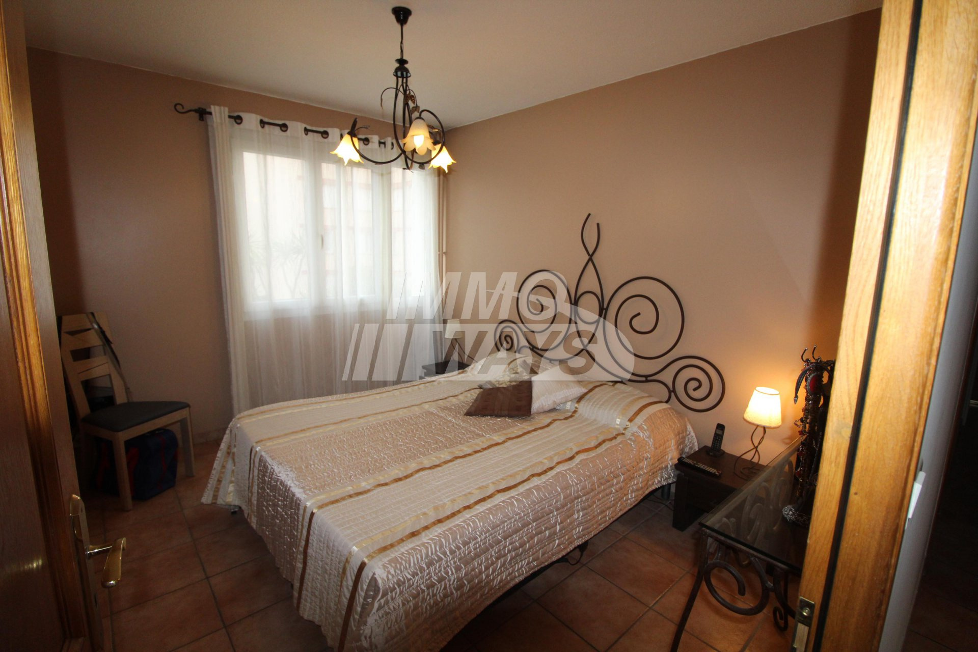 property_areas:1 : property_flooring:2